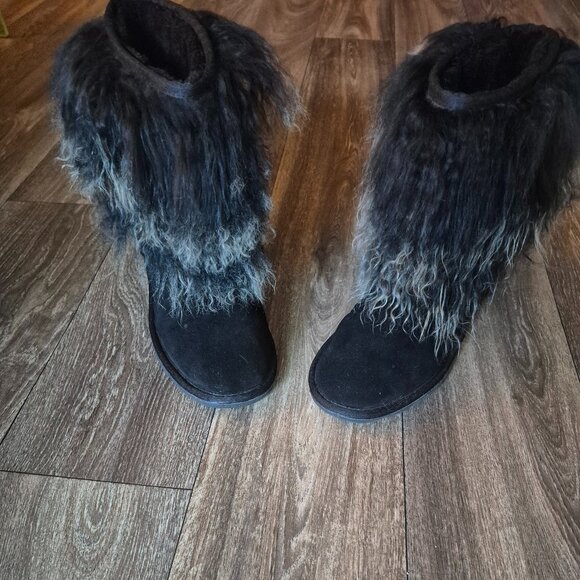 LAMO Himalaya Sheepskin Black Booties, Worn Once, 10 (41EU) - Picture 2 of 5